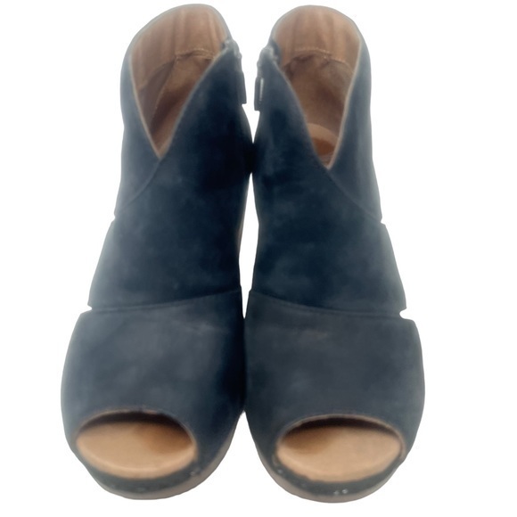 Dansko Clogs - Picture 6 of 12